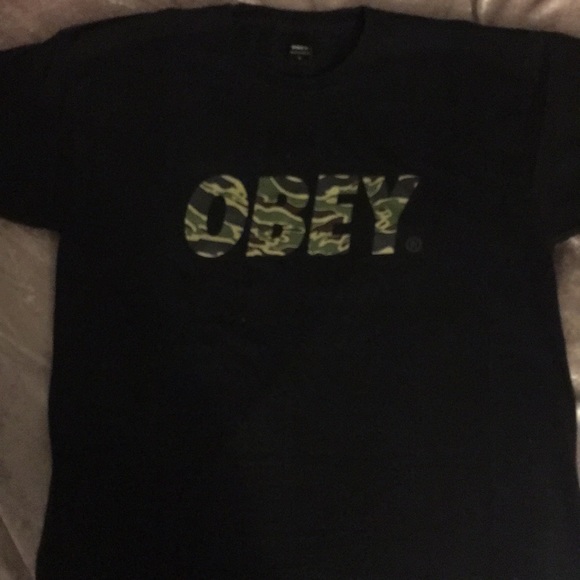 Obey camo tee shirt - Picture 2 of 4